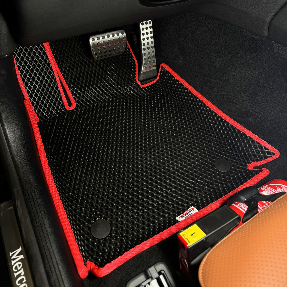 Dywaniki EVAMATS 3D z rantami — Mercedes-Benz GLC 2 gen (X254) 2022-2027 rok SUV 5 drzwi