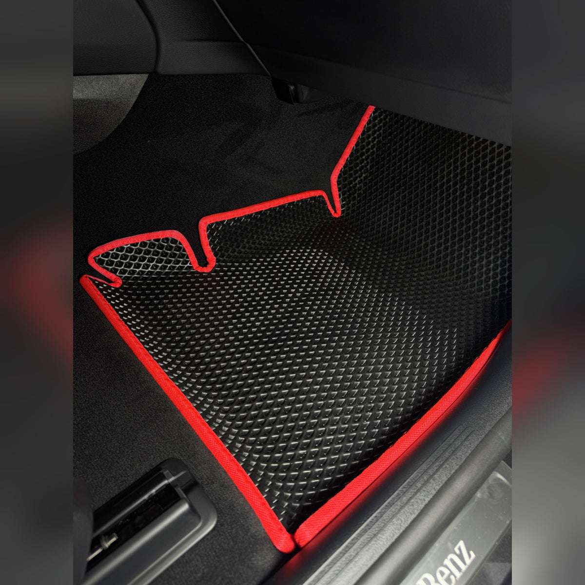 Dywaniki EVAMATS 3D z rantami — Mercedes-Benz GLC 2 gen (X254) 2022-2027 rok SUV 5 drzwi