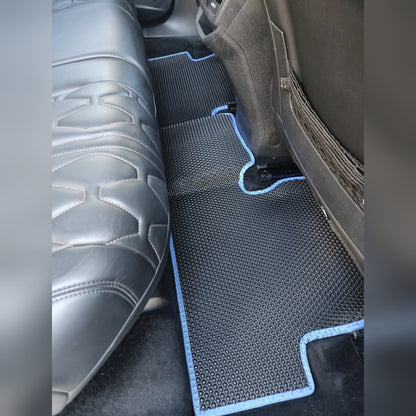 Dywaniki EVAMATS 3D w Peugeot 3008 II — maty kierowcy, pasażera i tylne